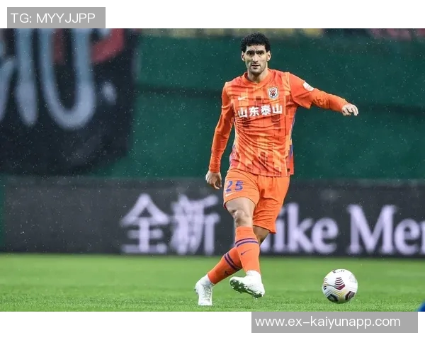 泰山主场球衣复古风潮回归背面金色SINCE1993彰显经典魅力